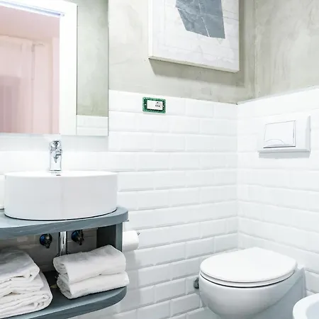 Lia Art فندق
