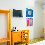 Lia Art 酒店
