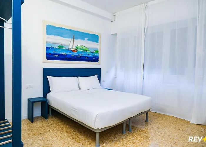 Lia Art Hotel *